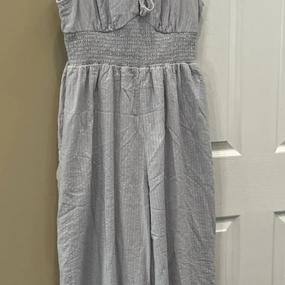 AE Smocked Bodice V-Neck Jumpsuit - Picture 2 of 6